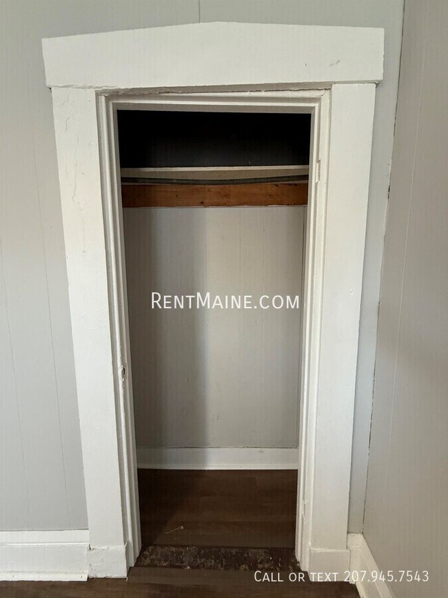 74 Court St unit 4, Bangor, ME 04401 - photo 6