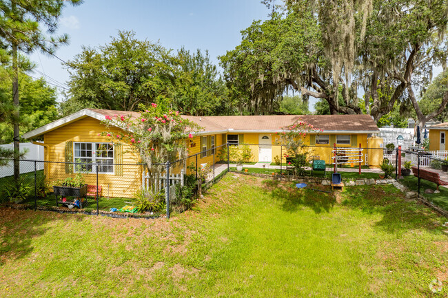 Garden Montessori School has a student-teacher ratio of 86 to 1