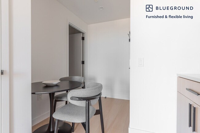 482 Kent Ave unit FL16-ID2132, Williamsburg,south , NY 11249 - photo 4