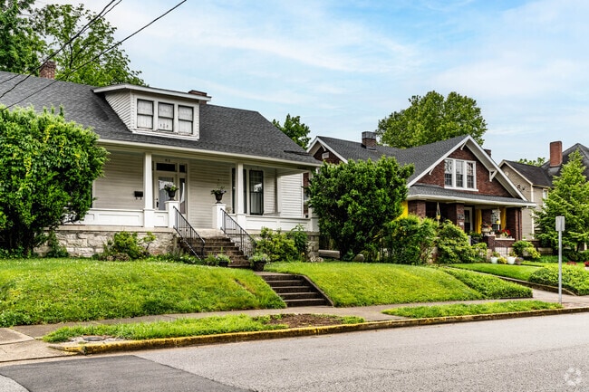 You can find older craftsman homes in Downtown Bowling Green.