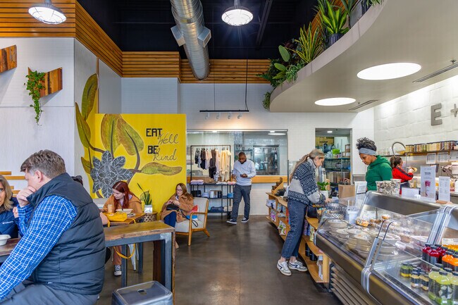 E+Rose is a great spot for lunch or smoothies near Crieve Hall.