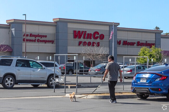 Residents of Cecile can easily walk to nearby retail centers.