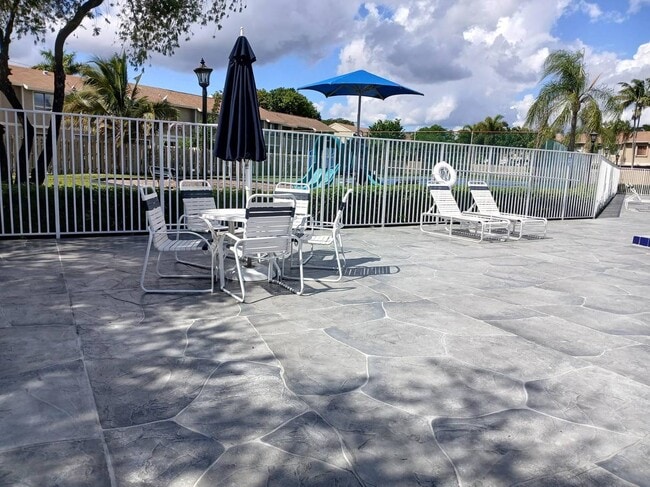 11174 NW 36th St, Sunrise, FL 33351 - photo 3