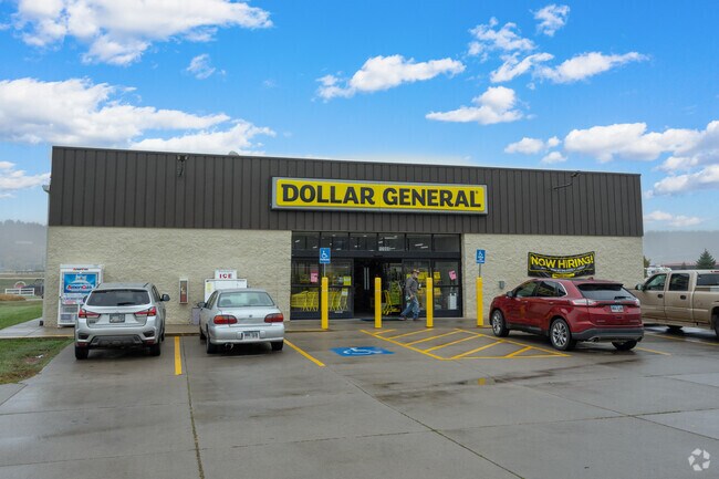 Dollar General supports Summerset’s community with affordable options.