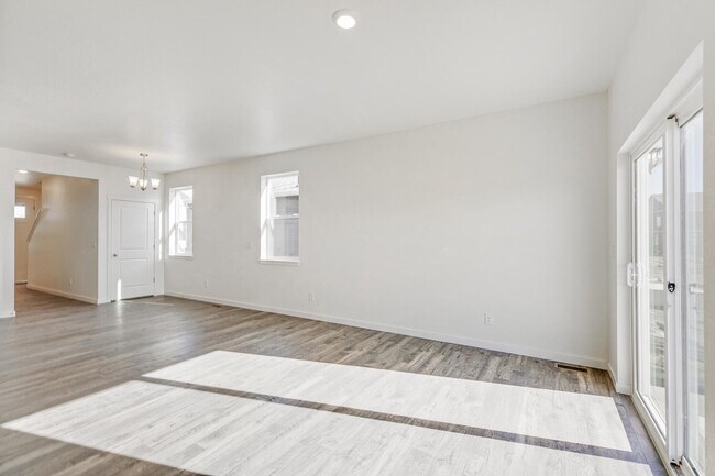 95 N Vandriver Place unit 36210324, Aurora, CO 80018 - photo 5