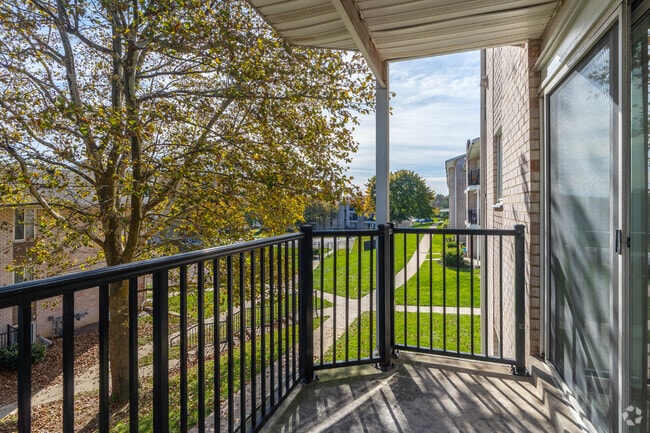 1BR, 1.5BA - 875SF Patio