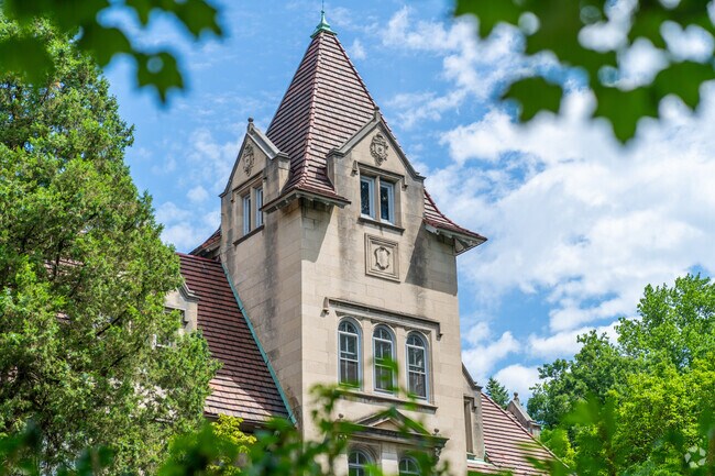 Fascinating architecture abounds in Fountain Hill.