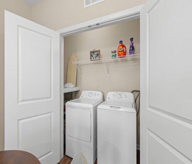 Album Monterey Pointe 55+ Active Adult Apartment Homes, Kissimmee, FL 34741 - photo 4