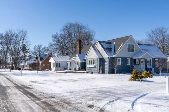 Early 19th cottages and bungalows line the streets of Devaney.