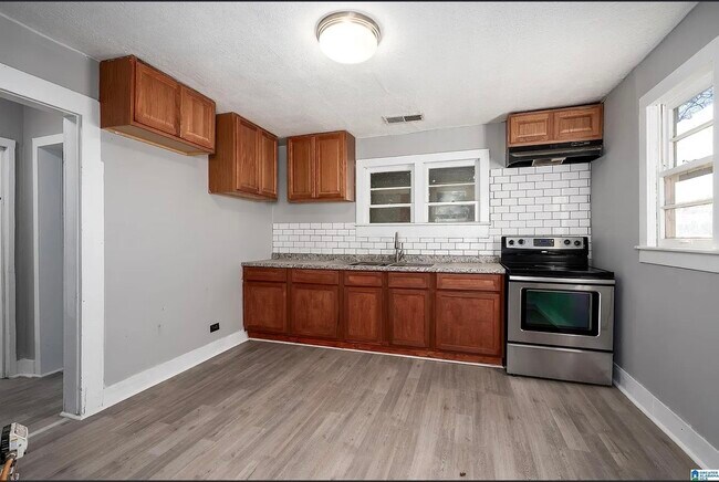 1825 18th St Ensley, Birmingham, AL 35218 - photo 7