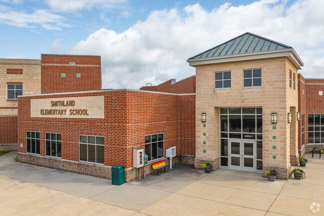 Smithland Elementary School hosts 730 students in grades PK-5.