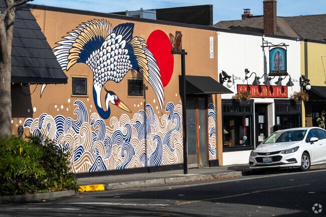 There's a plethora of local restaurants and pubs for Sherwood Forest residents to explore, many of which feature murals and intricate artwork.