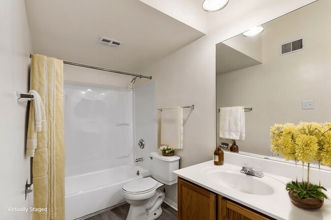 Metro at 70, Saint Louis, MO 63121 - photo 5