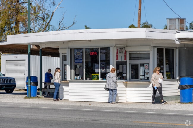 Goal Post Inn offers Raceland residents lots of choices for a quick bite.