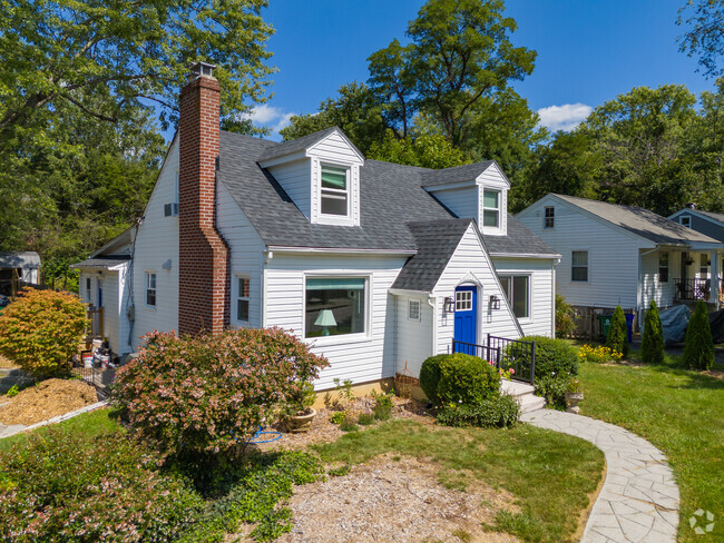 Mountain View offers a mix of spacious single-family homes and modern townhouses.