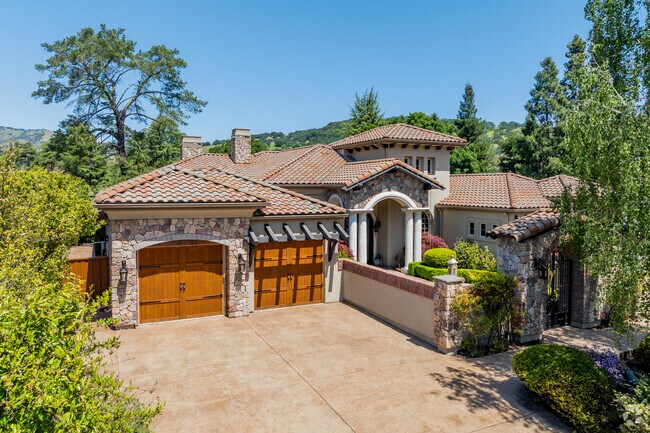 Mediterranean mansions are abundant in Green Valley.