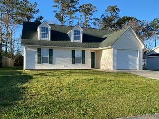 2410 Bradford St, Morehead City, NC 28557