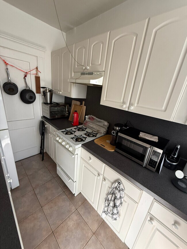 63 Park Dr Unit 40, Boston, MA 02215