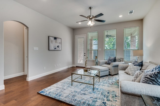 1608 Grace Dr, Euless, TX 76039 - photo 4