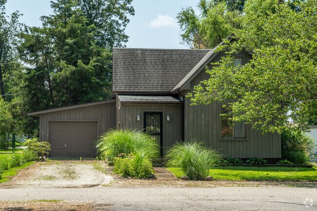 Locals enjoy taking care of their landscaping in Stockwell.