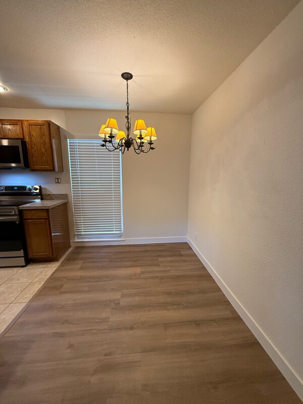 1919 Ygnacio Valley Rd, Walnut Creek, CA 94598