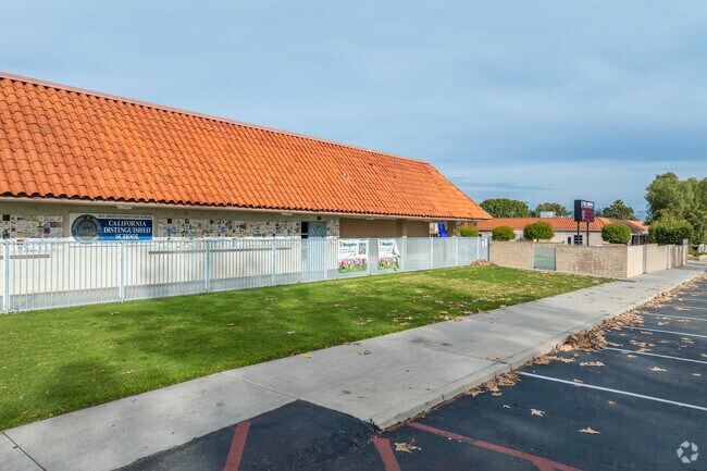 Del Obispo Elementary School offers students a safe and inclusive learning environment.