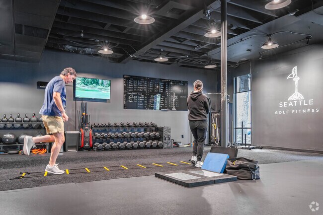 At Seattle Golf Fitness, Shorewood residents can get an excellent workout with a trainer.