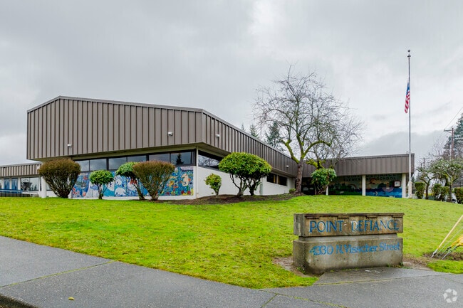 Point Defiance Elementary has a rating of B on Niche.com.