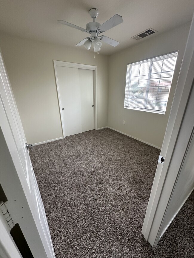 600 Hosking Ave unit A, Bakersfield, CA 93307 - photo 7