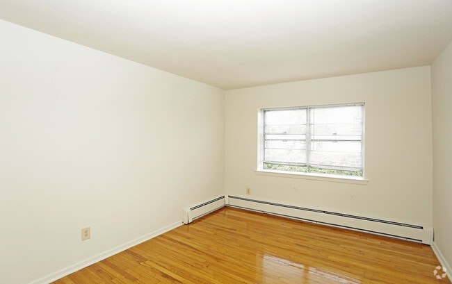 Saint James Apartments, Bergenfield, NJ 07621 - photo 3