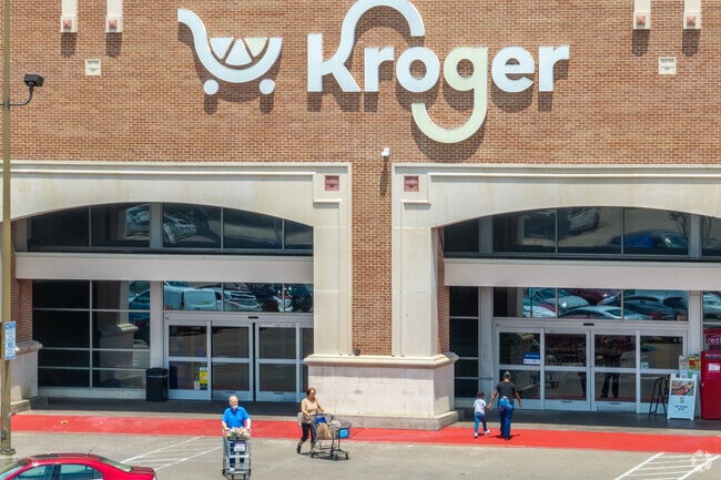 Kroger is a nearby grocery place, near Richardson Heights.