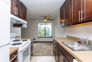 160 SW Normandy Rd, Normandy Park, WA 98166