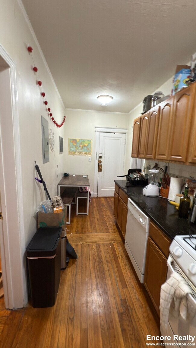 58 Queensberry St unit 12, Boston, MA 02215 - photo 3