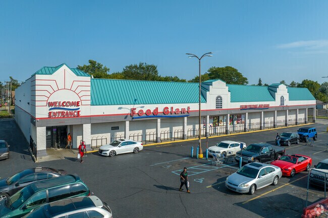 Pick up your produce and household needs at Food Giant on Greenfield in Grandmont.