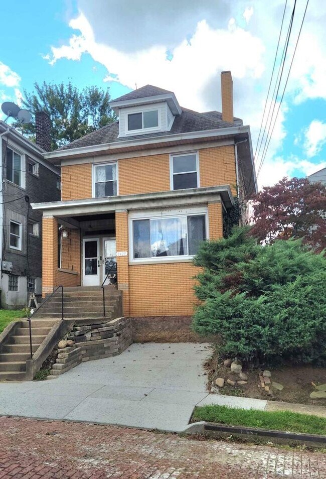 3429 Clearfield St, Pittsburgh, PA 15204