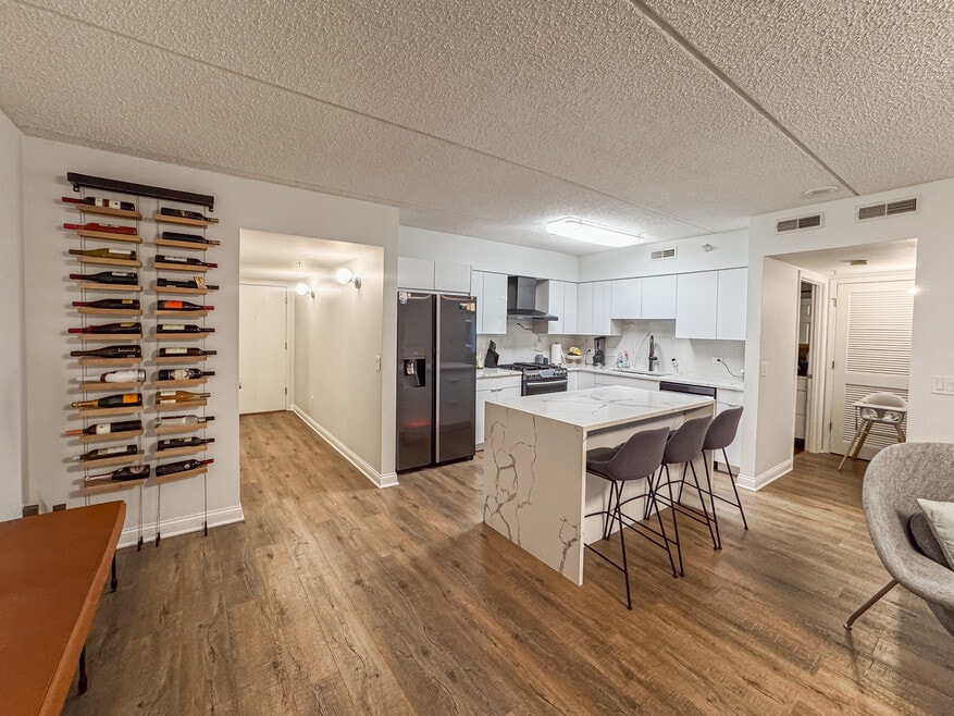 Library Courte Condominiums unit 750 Pearson St 212, Des Plaines, IL 60016 - photo 1