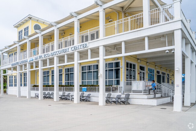 Manatee Lagoon in Northshore provides educational exhibits about marine life.