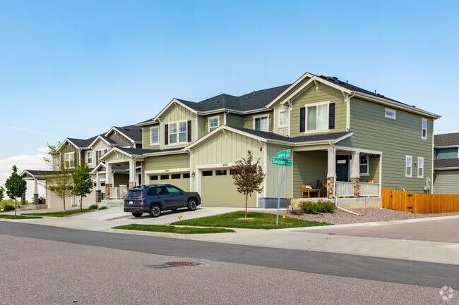 Townhomes in Registry Ridge go for $460,000 to $545,000.