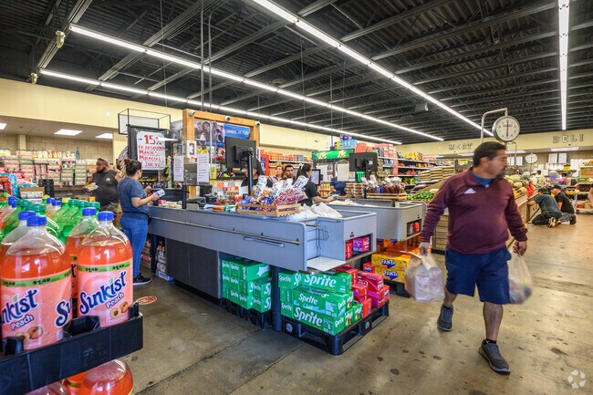 Cueramaro Supermarket is one of several grocery stores that Impact residents rely on.