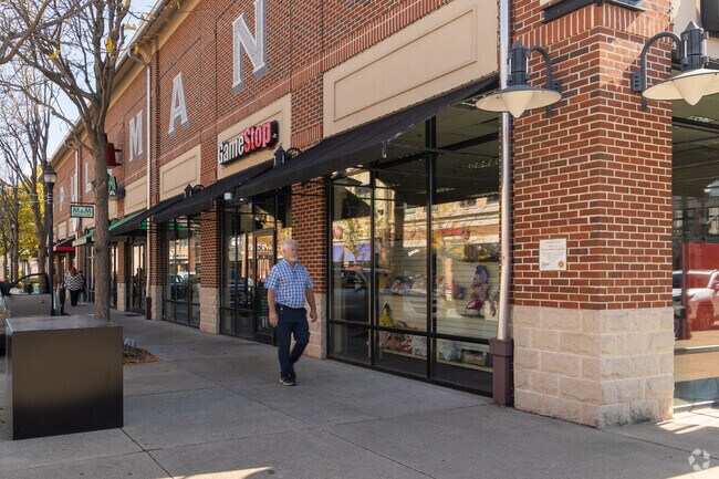 University District is near the heart of downtown, which offers many shopping options.