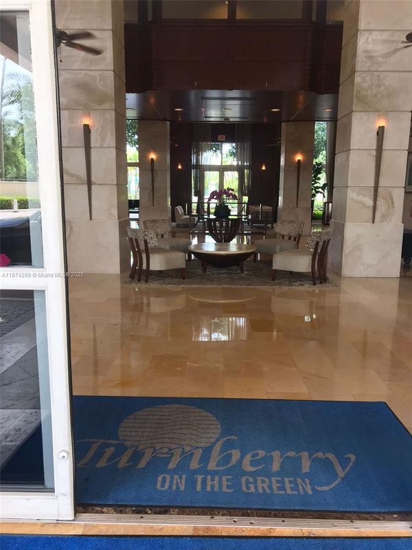 19501 W Country Club Dr, Aventura, FL 33180