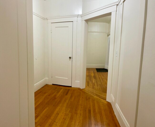 564 53rd St unit 564, Oakland, CA 94609 - photo 3