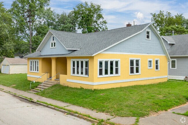 There are many updated homes in the Hanna area in Lafayette.