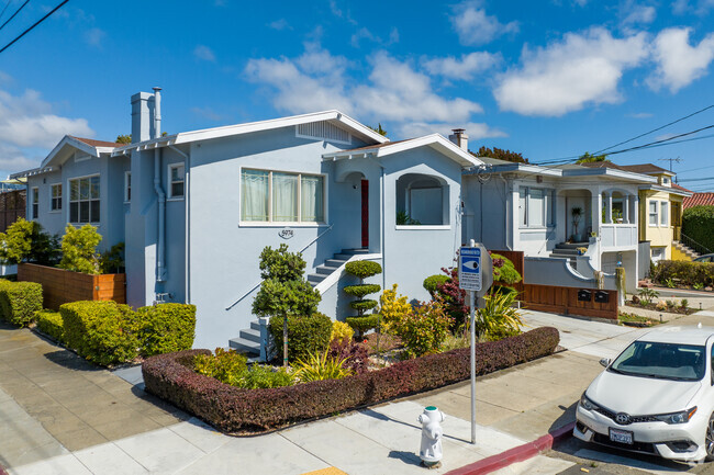 Golden Gate homes come in a variety of styles, including bungalow, craftsman.