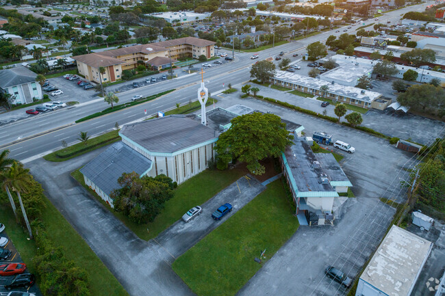 Aerial context of the Angels Christian Academy of Pompano.