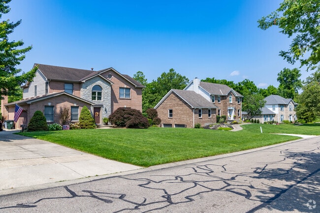 Single-family home prices in Cotillion Village range from $100,000 to $800,000.