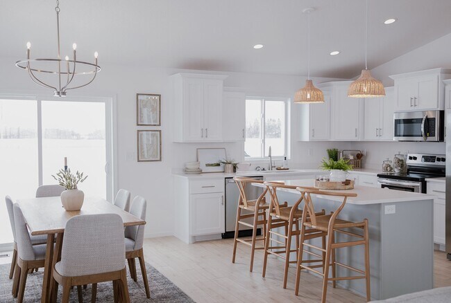 1729 Tobi Ln unit 38433999, Grand Forks, ND 58201 - photo 5