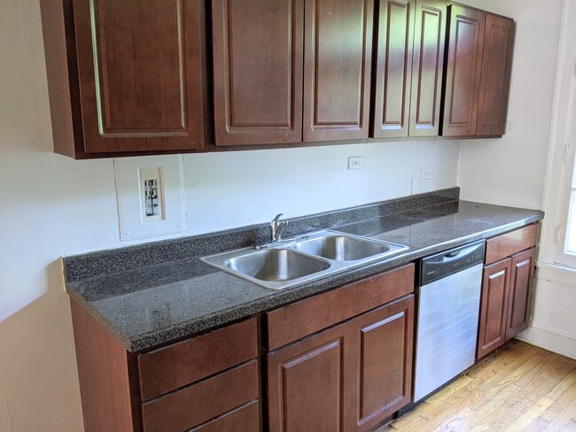 905 Elmwood Ave unit 13-C2, Evanston, IL 60202 - photo 4