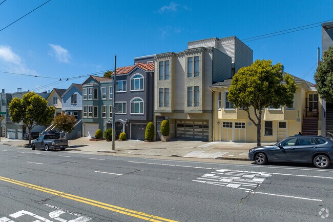 Proximity to The Presidio and other green spaces makes Lone Mountain very appealing.