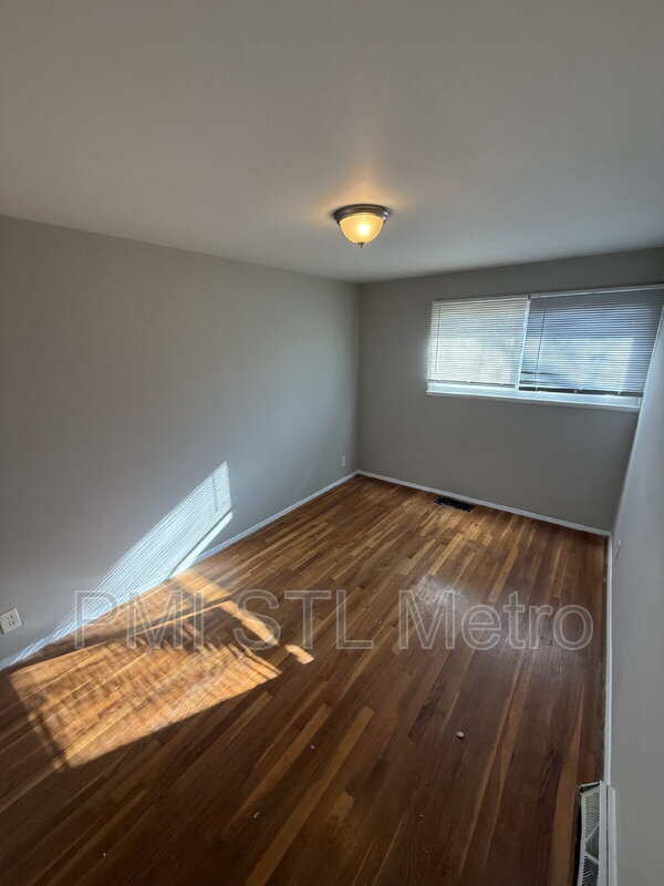 1729 Keelen Dr, Saint Louis, MO 63136 - photo 5